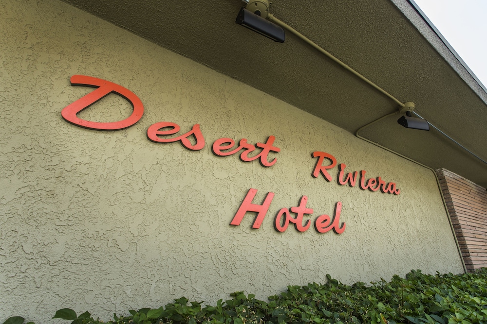 Desert Riviera Hotel 2/70