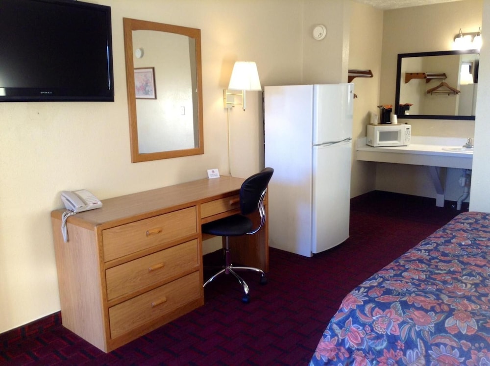Economy Inn 34/45