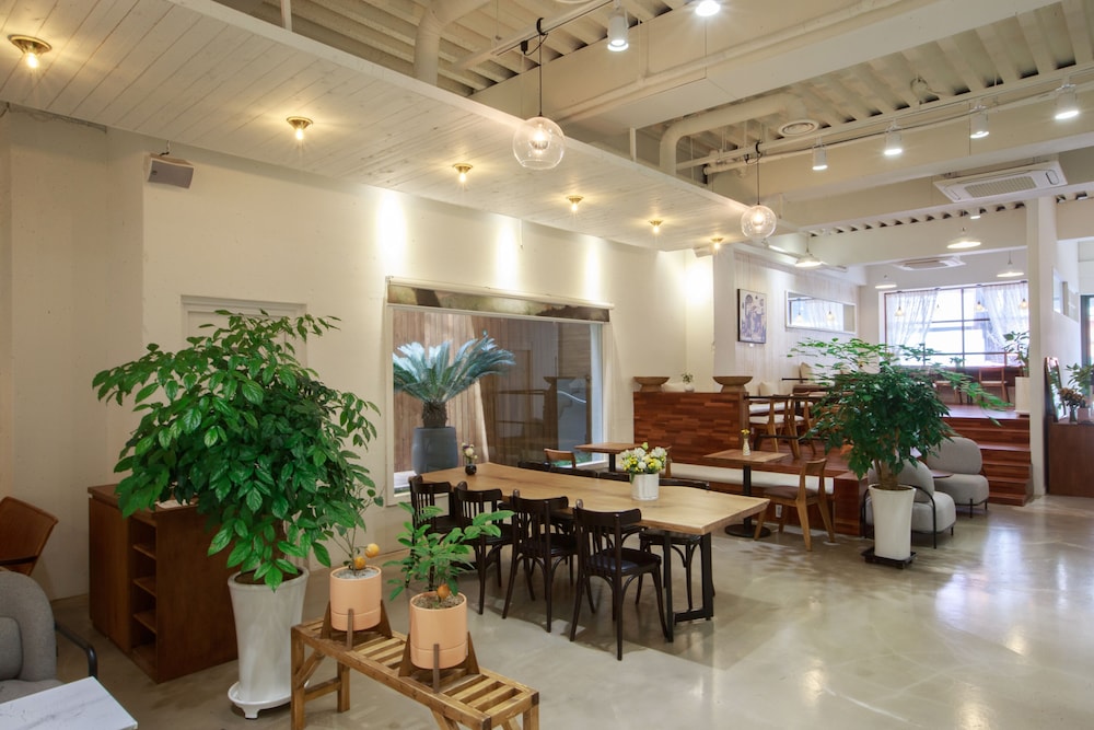 Brosis Hotel 36/47