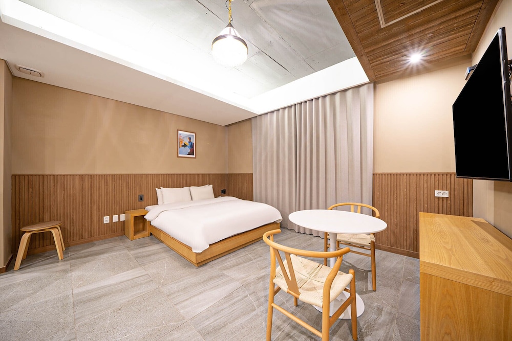 Brown-Dot Hotel Daegu Hyukshin Doshi 20/50