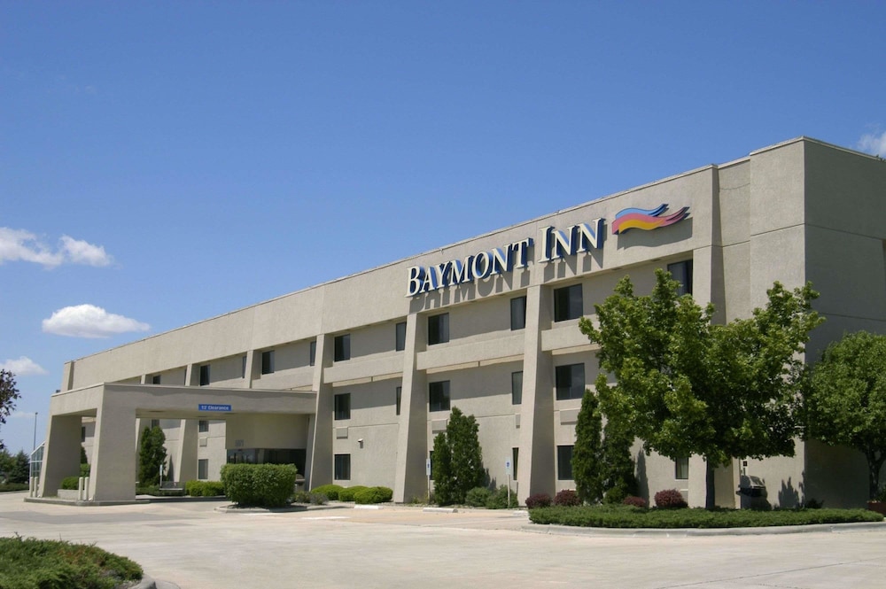 Baymont By Wyndham Springfield thumb 2