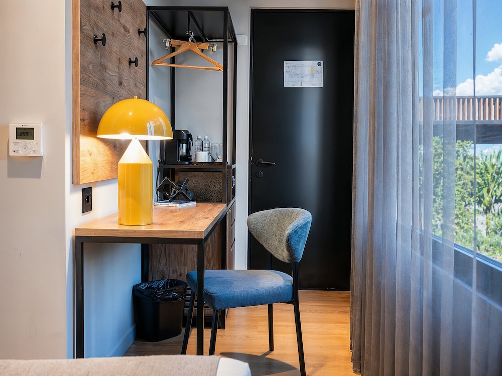 Hashtag 98 Hotel 49/55