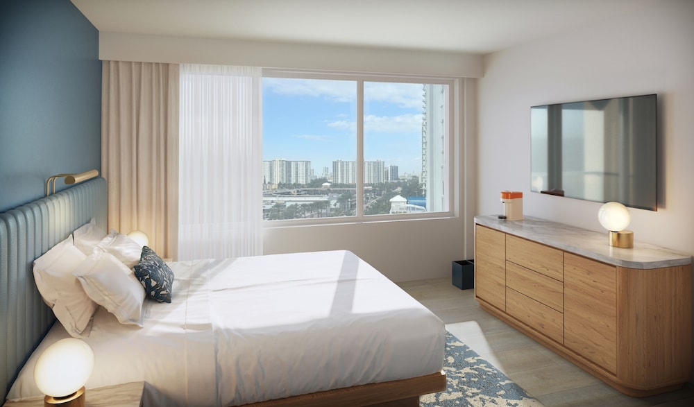 RENOVATED, 2 BEDROOMS, SUITE, CITY VIEW