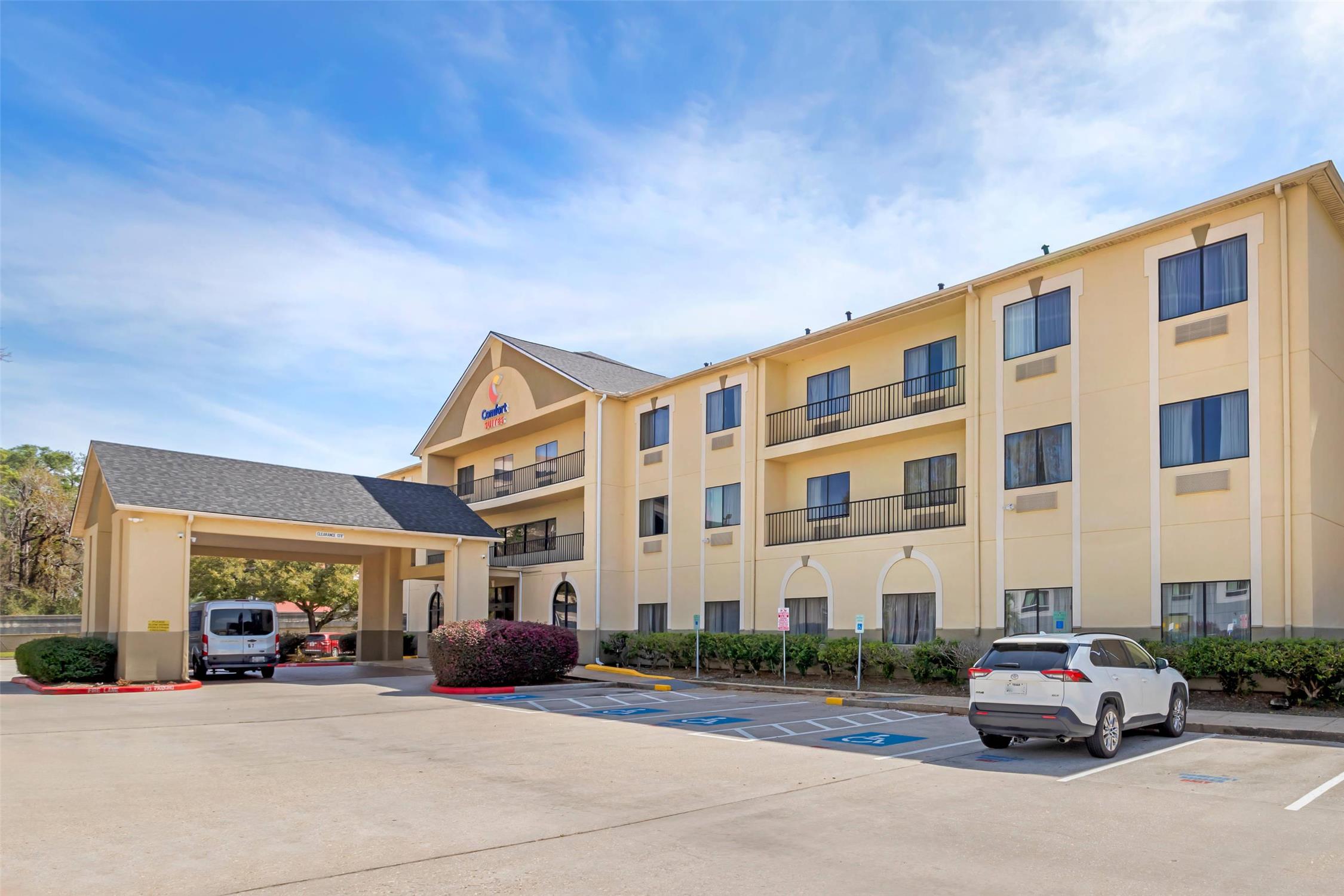 Comfort Suites Bush Intercontinental Airport 12/15