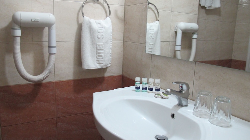 Hotel Solomou Athens 47/50