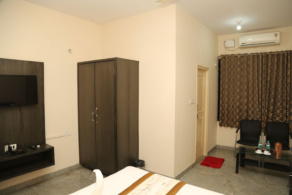 Soundarya Hotel 26/38