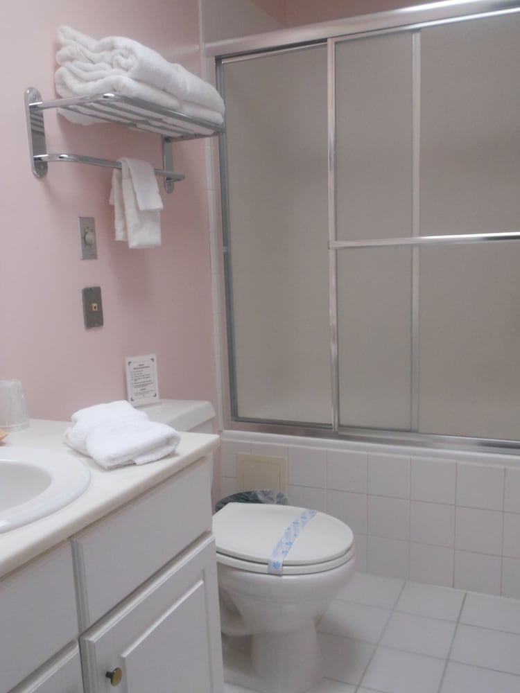 Century Suites Hotel 44/50
