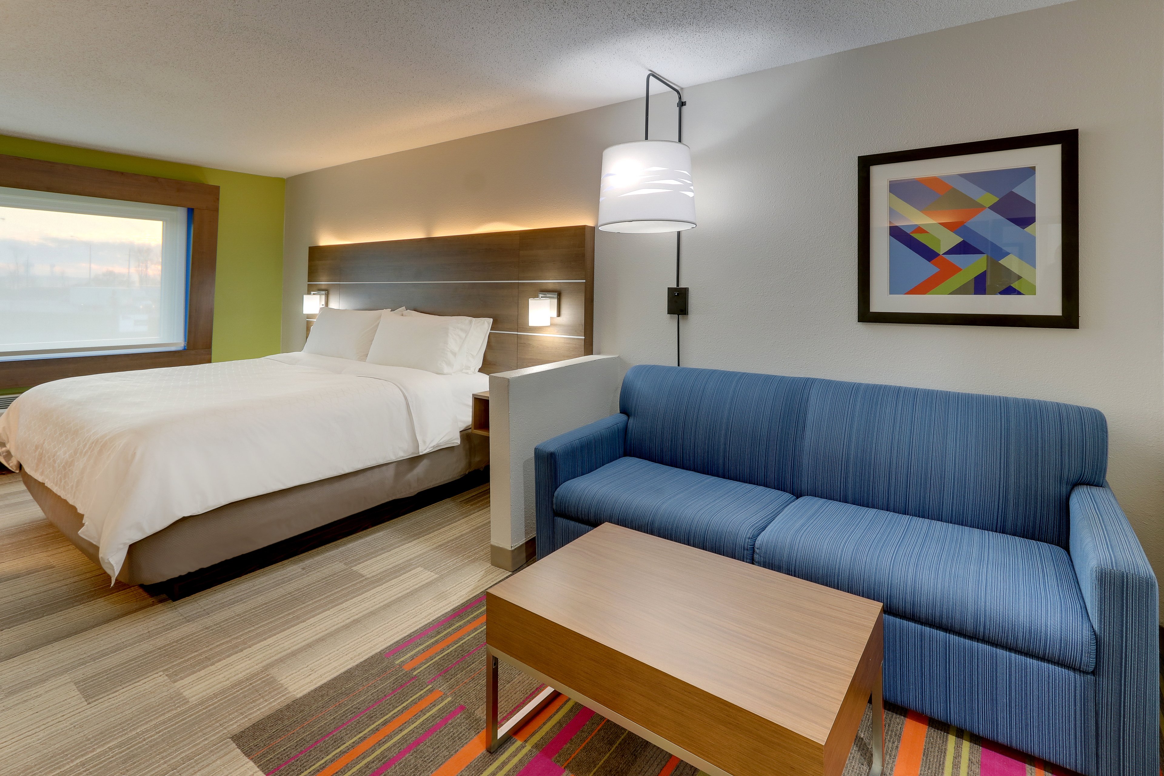 Holiday Inn Express Suites Greenville Airport 24/70
