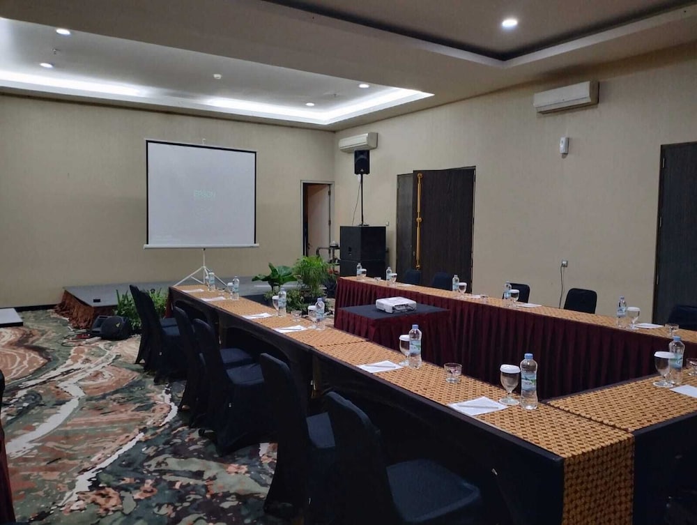 Grand Kangen Hotel Urip Sumoharjo 50/56