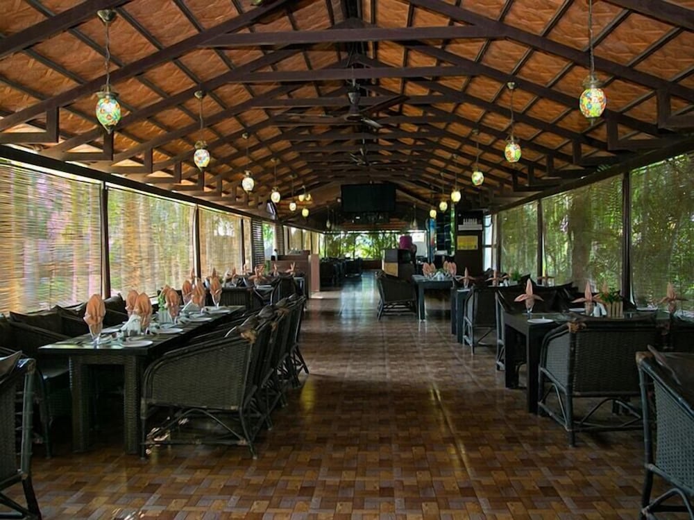 Hotel Hampi International 27/36