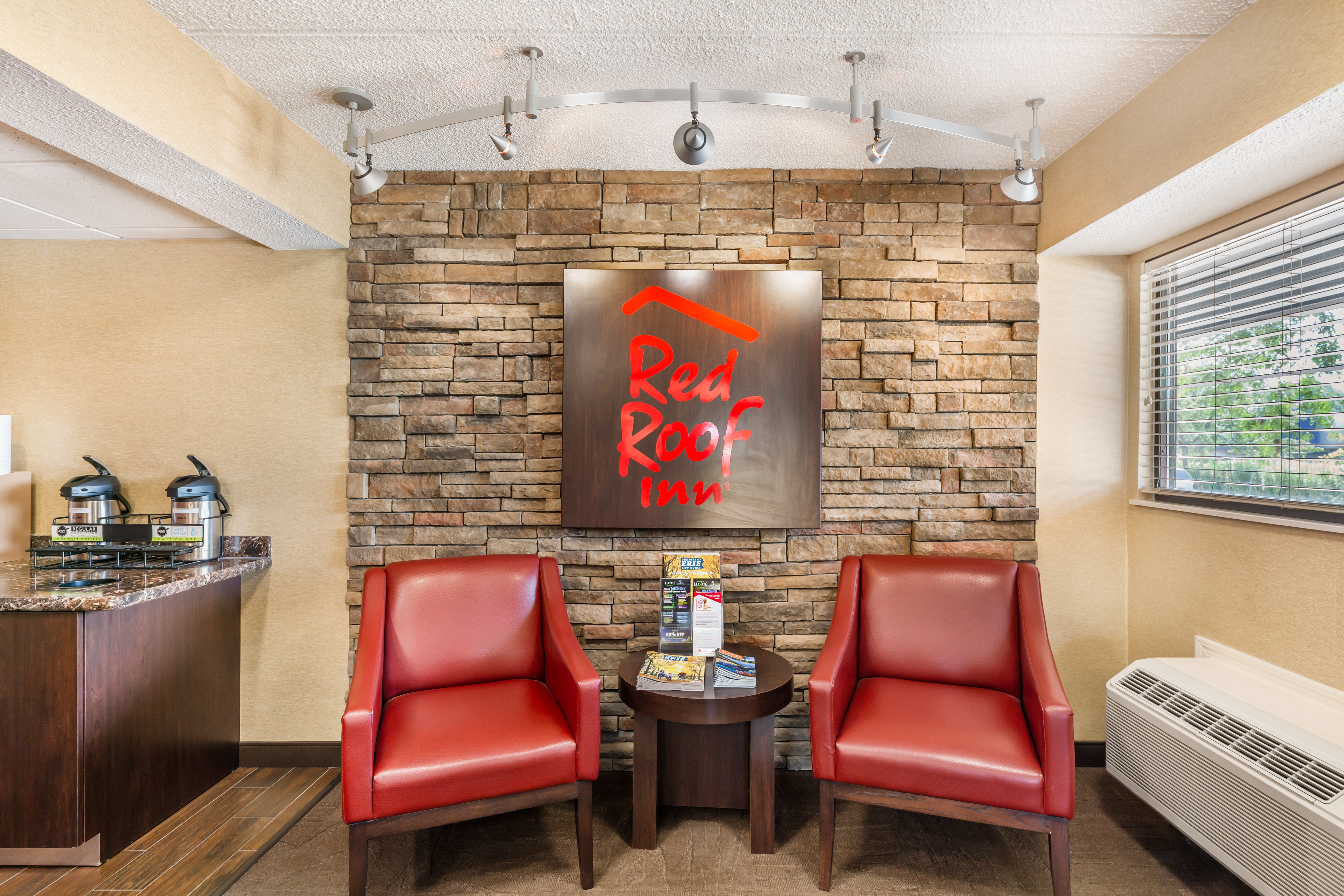 Red Roof Inn Erie - I-90 21/25