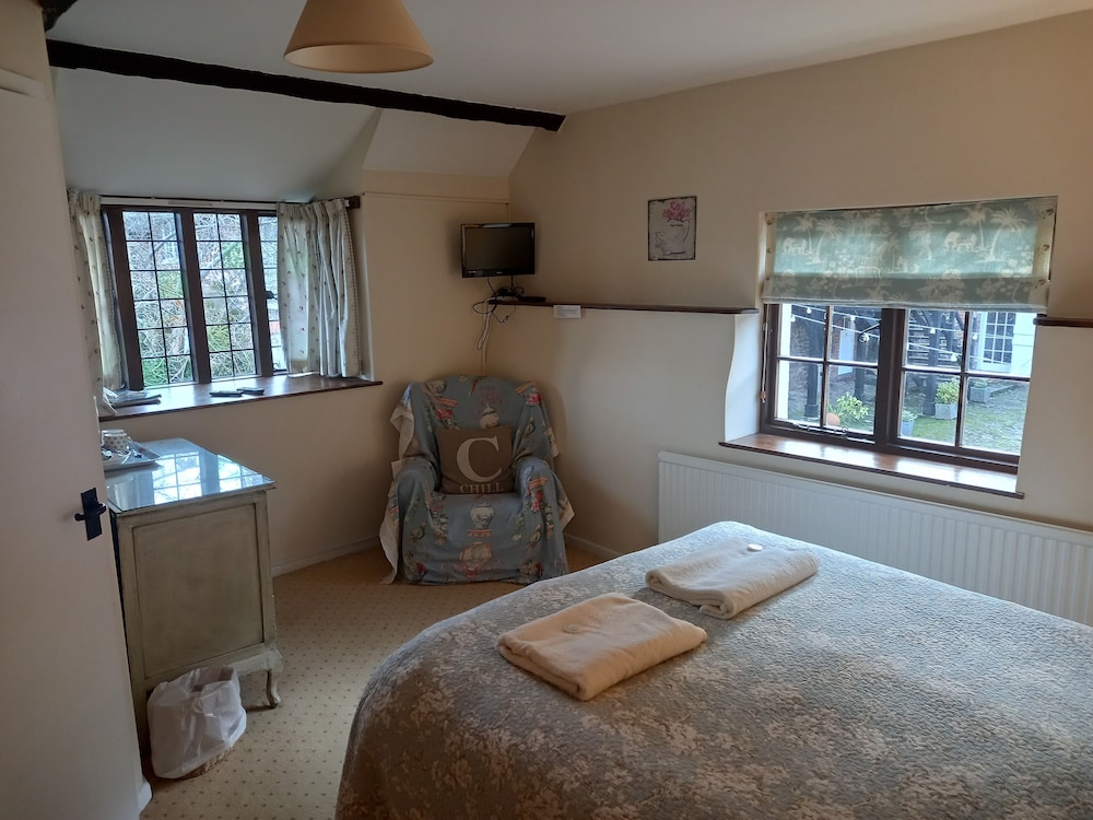 Bickleigh Castle Hotel - Castle 45/64