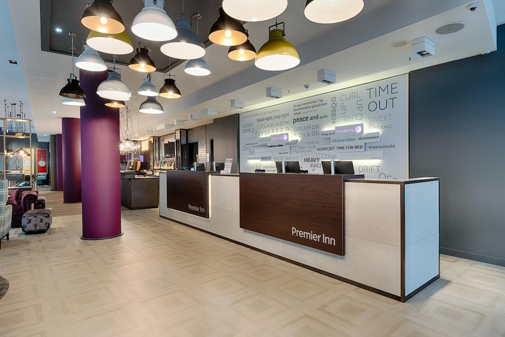 Premier Inn Berlin Alexanderplatz Hotel 4/53