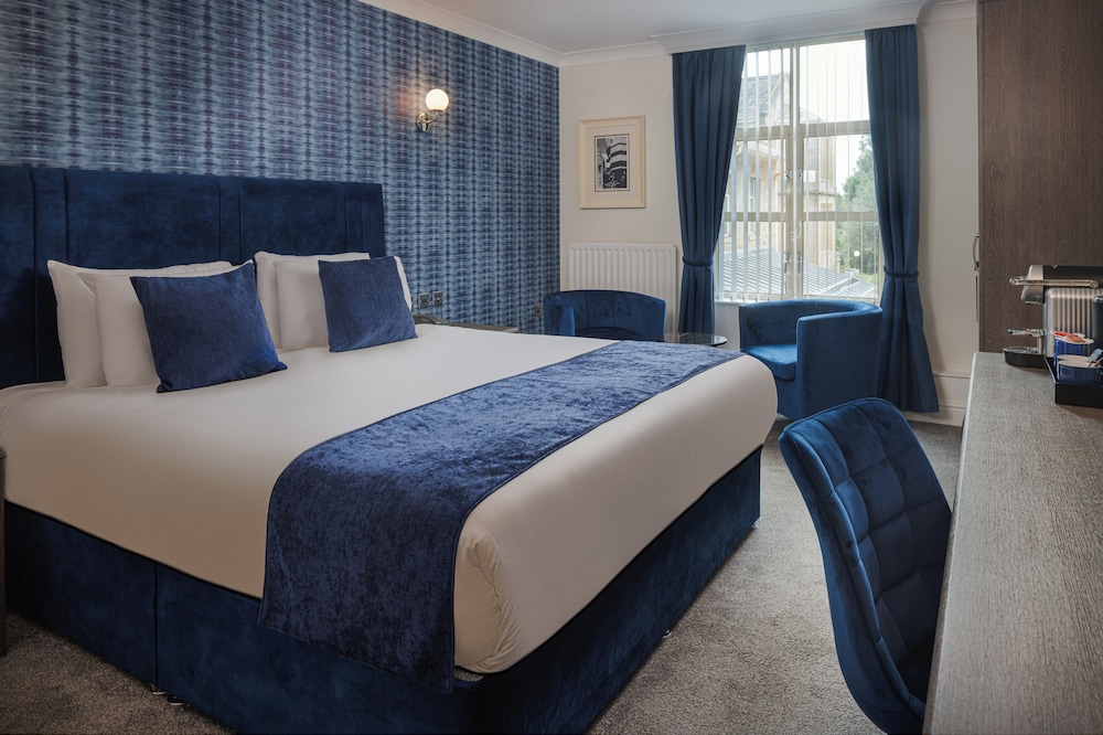 DELUXE, DOUBLE BED
