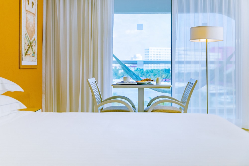 Room, 2 Double Beds, Terrace, Occidental Costa Cancun 9/10