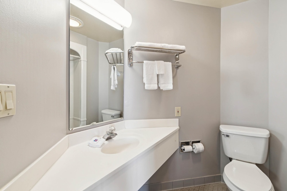 Motel6 Milan, OH - Sandusky 62/64