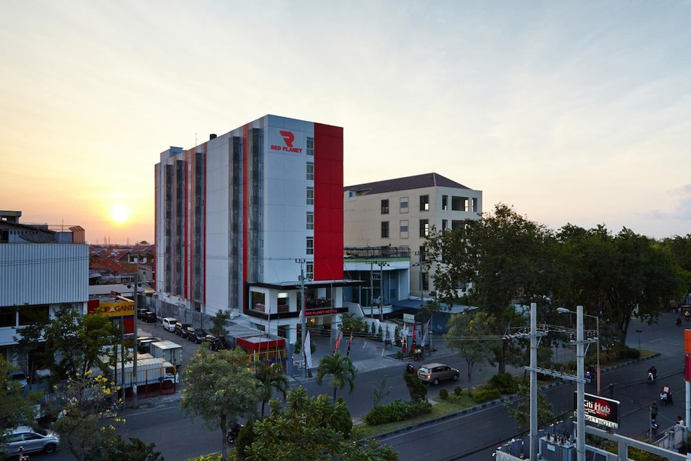 Monoloog Hotel Surabaya 7/29