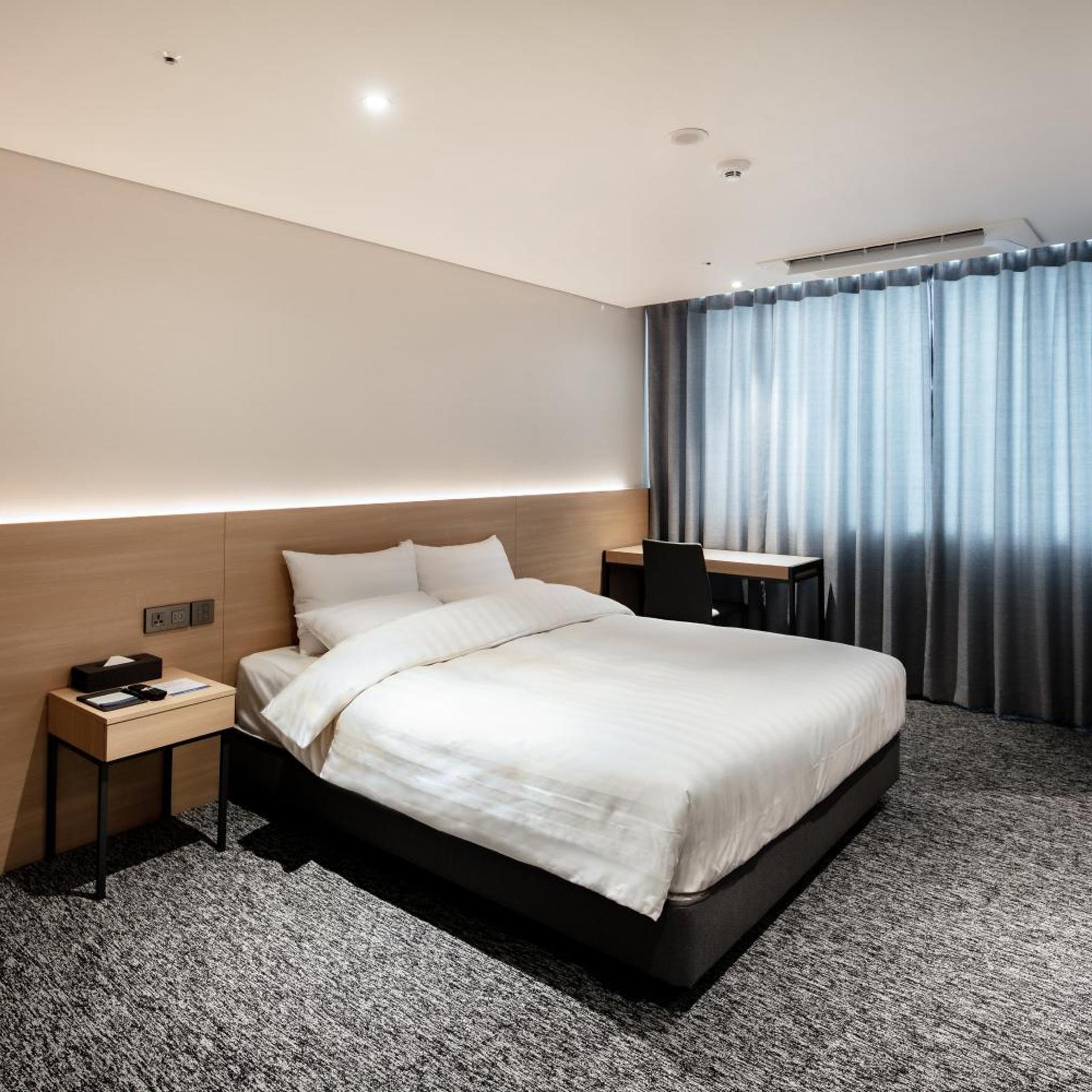 Deluxe, Double Bed