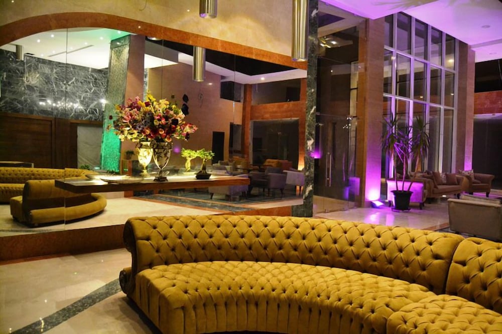 DELORA HOTEL AND SUITES 28/65