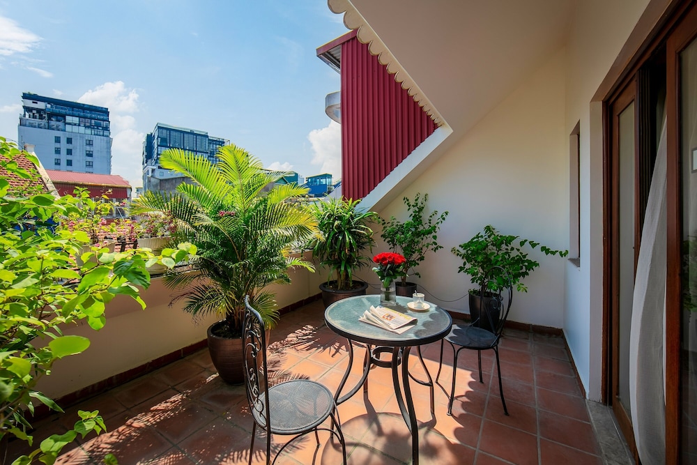 Oriental Suites Hotel And Spa 34/50