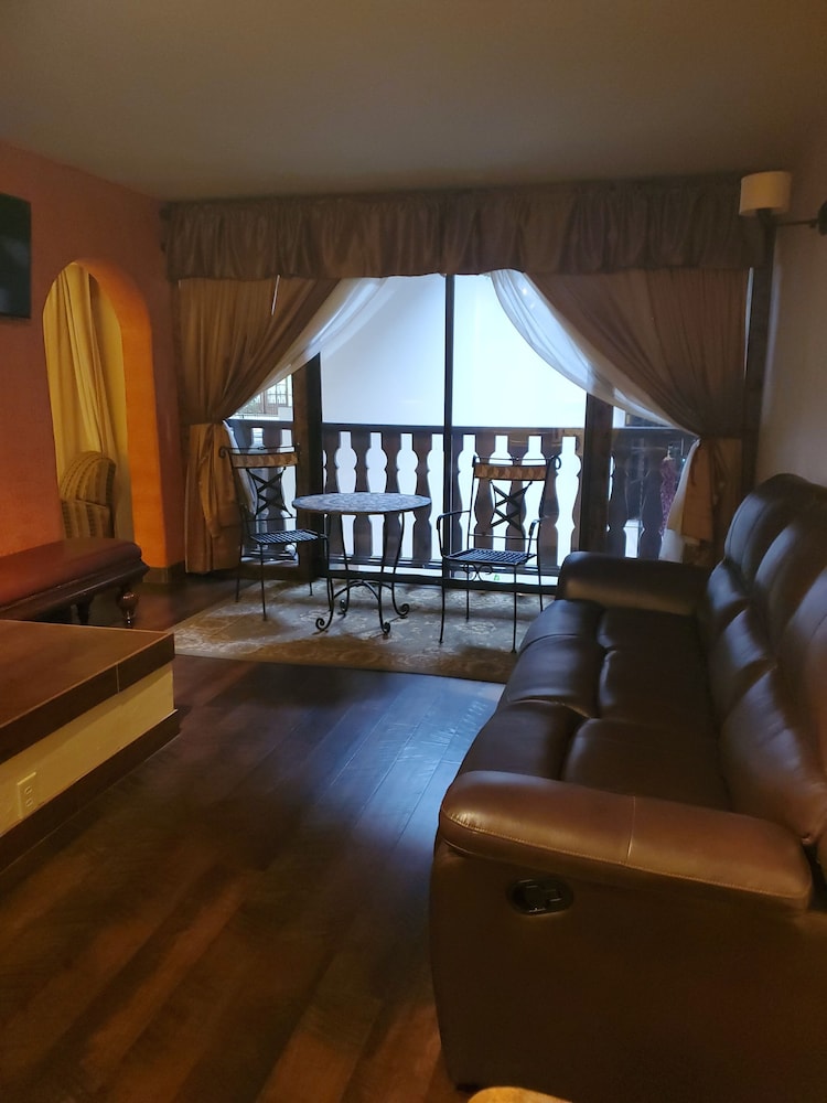 Ramada by Wyndham Las Cruces Hotel & Conference Center 23/37