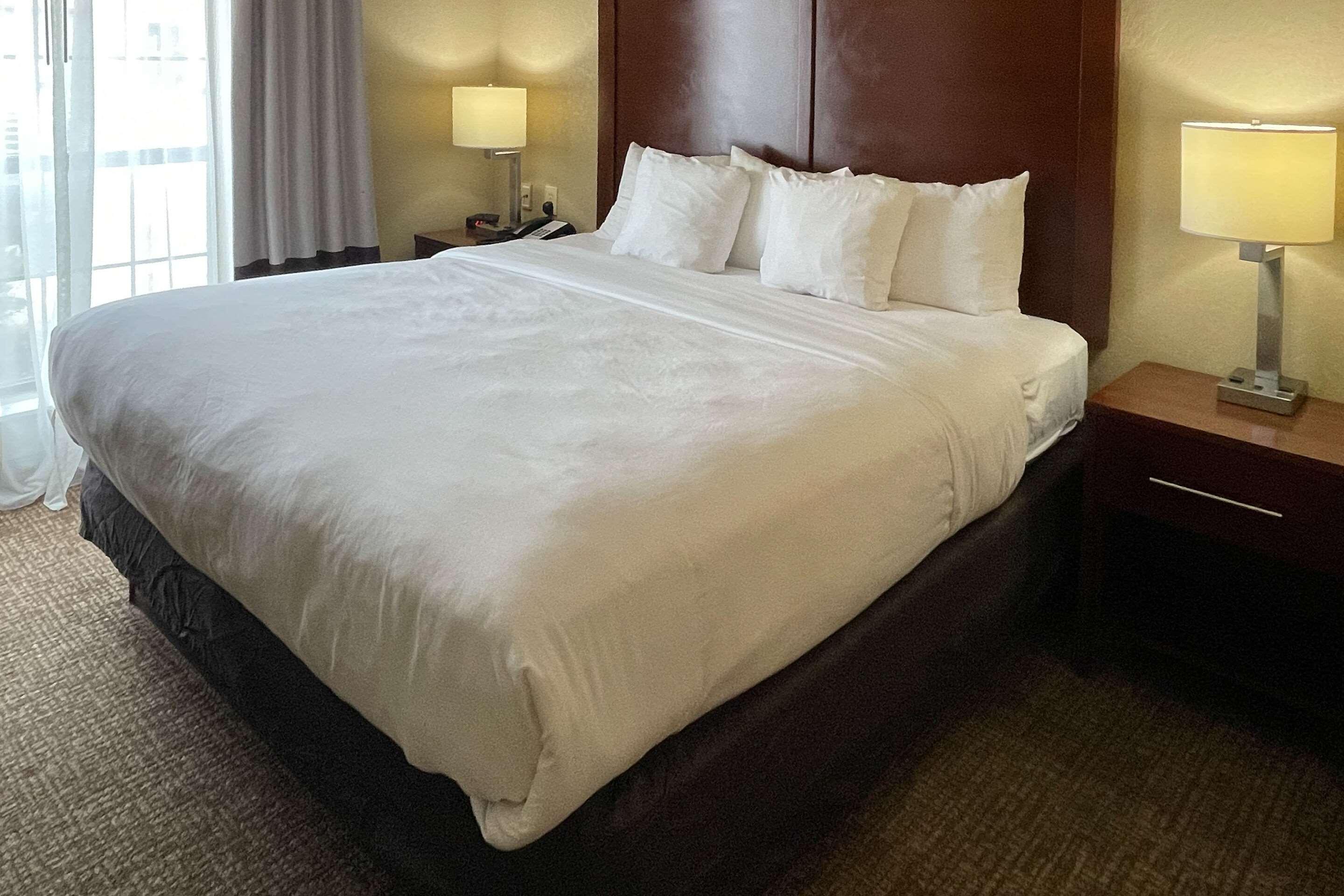 UPGRADE, SUITE, KING BED