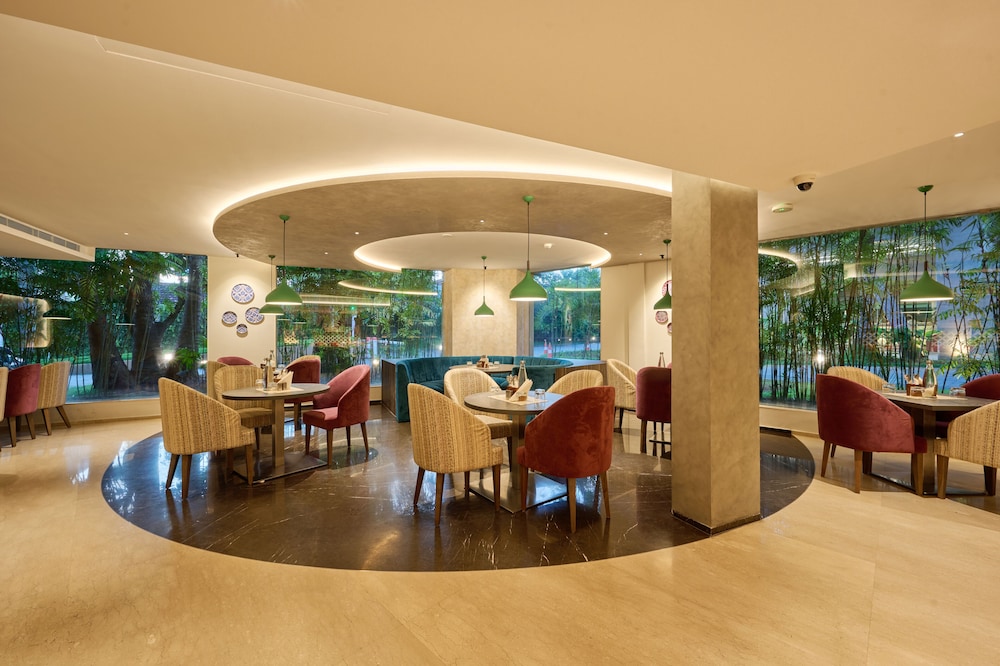 FLORA AIRPORT HOTEL 34/50