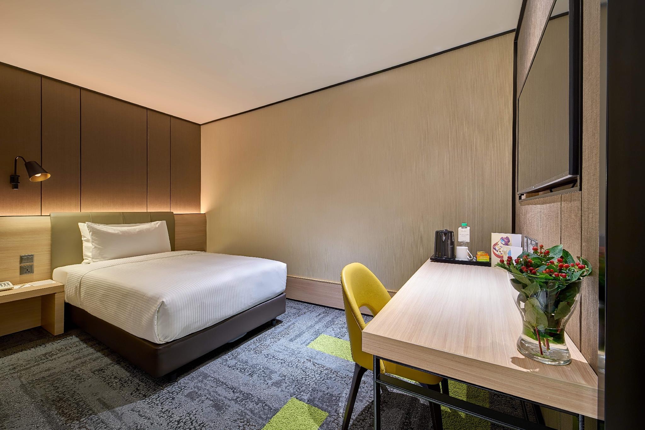 Solo Room Shared Bathroom