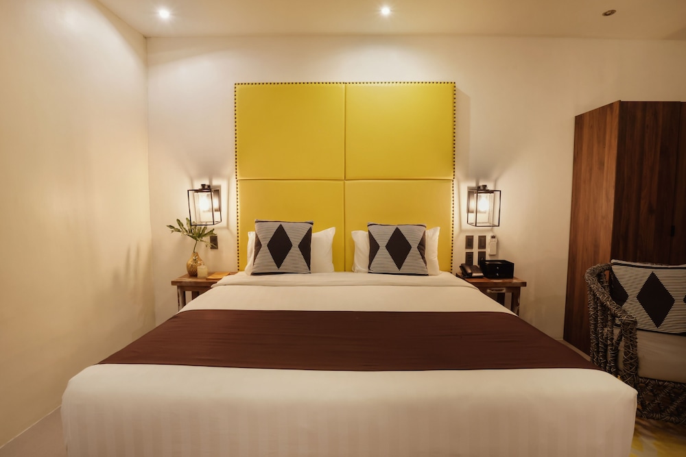 The Bourke Hotel 13/57