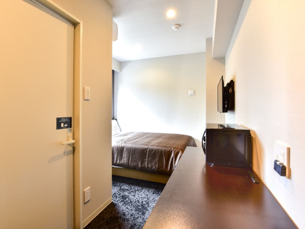 Hotel Livemax Fukuoka Tenjin West 16/25