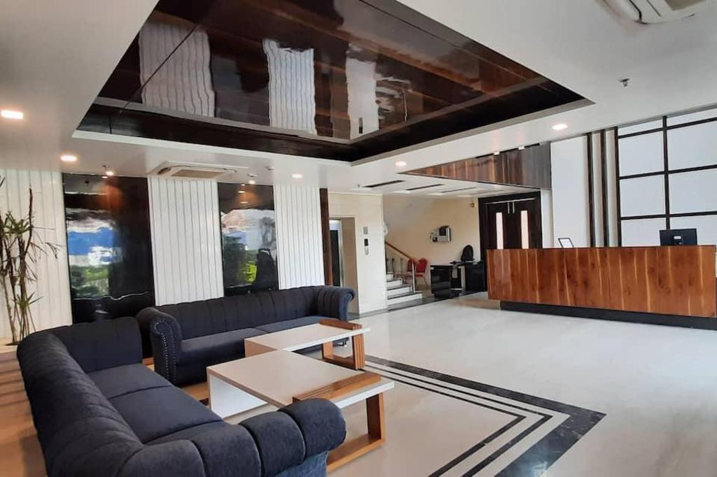 Mastiff Grand Regal Resort Arrah 38/42