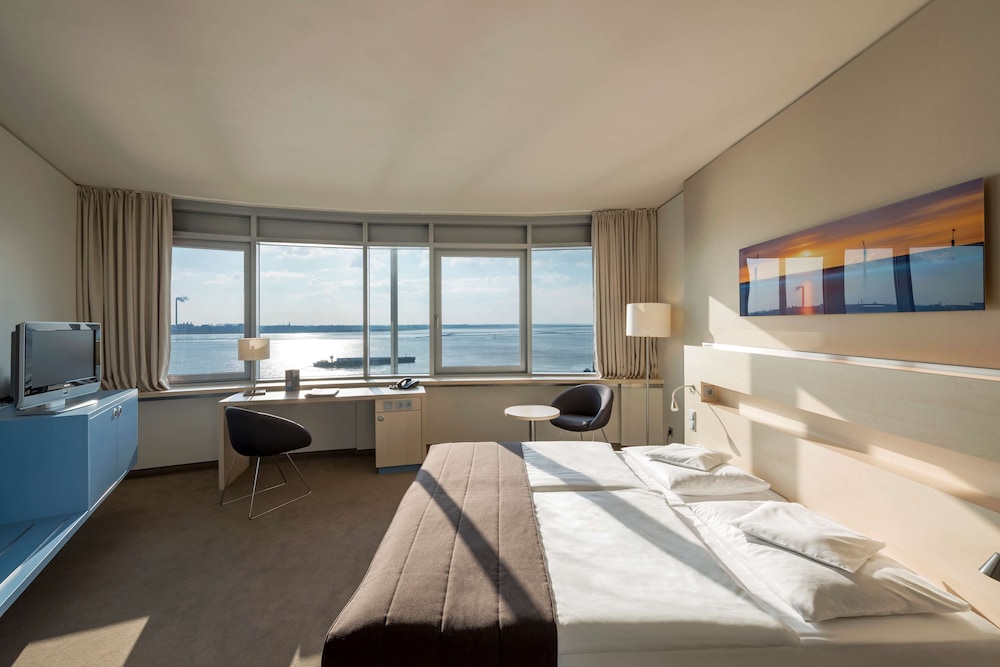 Atlantic Hotel Sail City 11/62