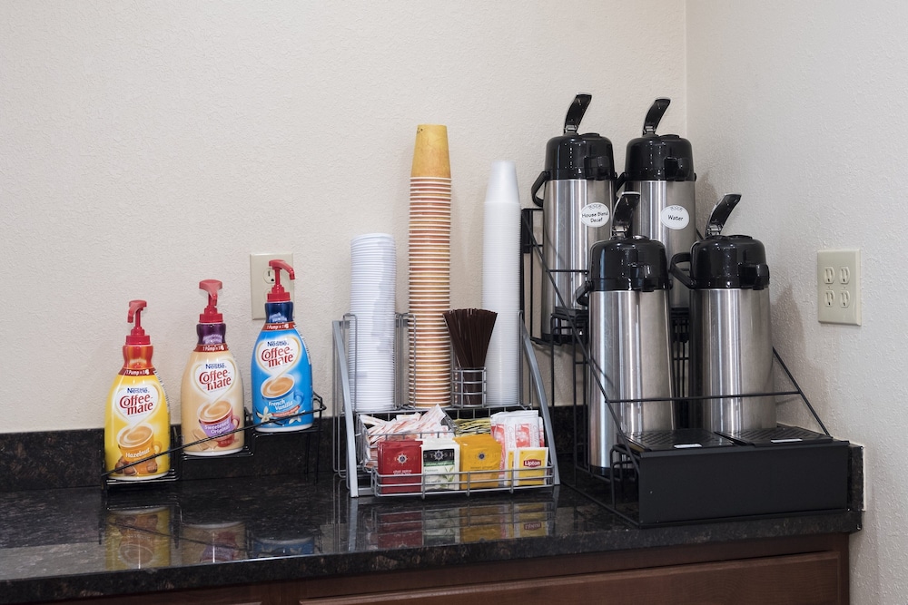 Red Roof Inn Plus Poughkeepsie 23/26