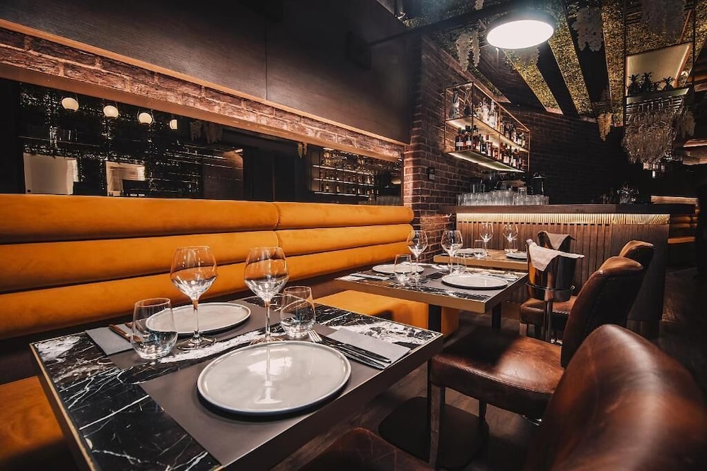 Project 3 Urban Chic Hotel 32/47