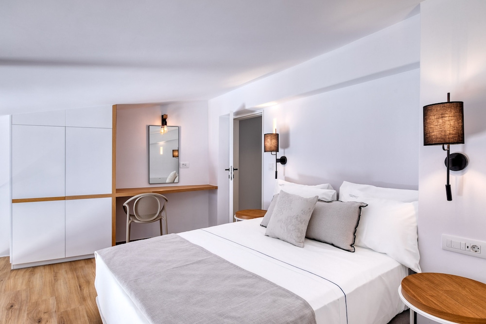 SENIOR, SUITE, BAY VIEW