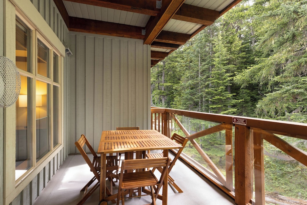 Horstman House By Whistler Premier 65/68