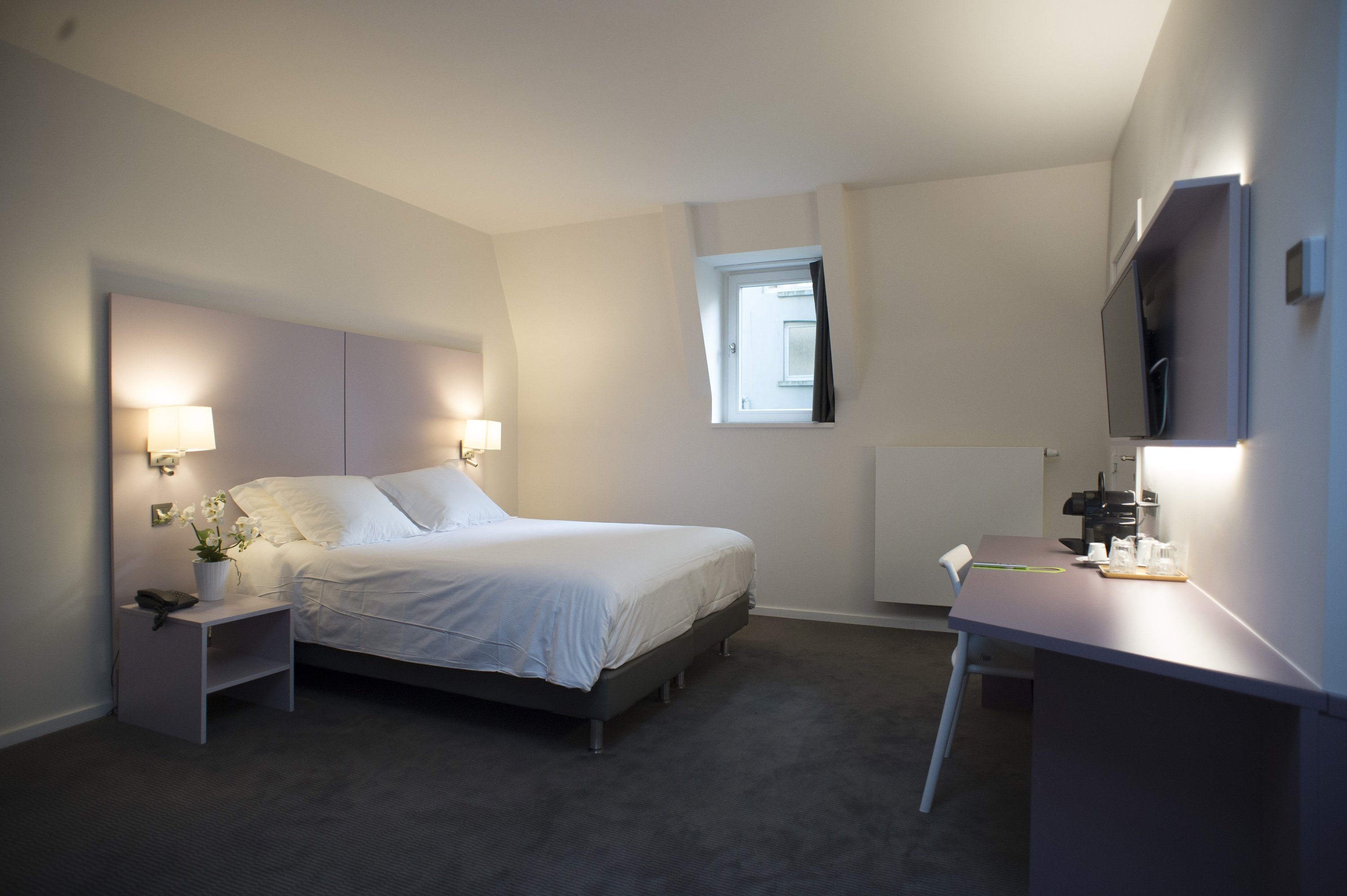 Hotel Du Congres 37/74