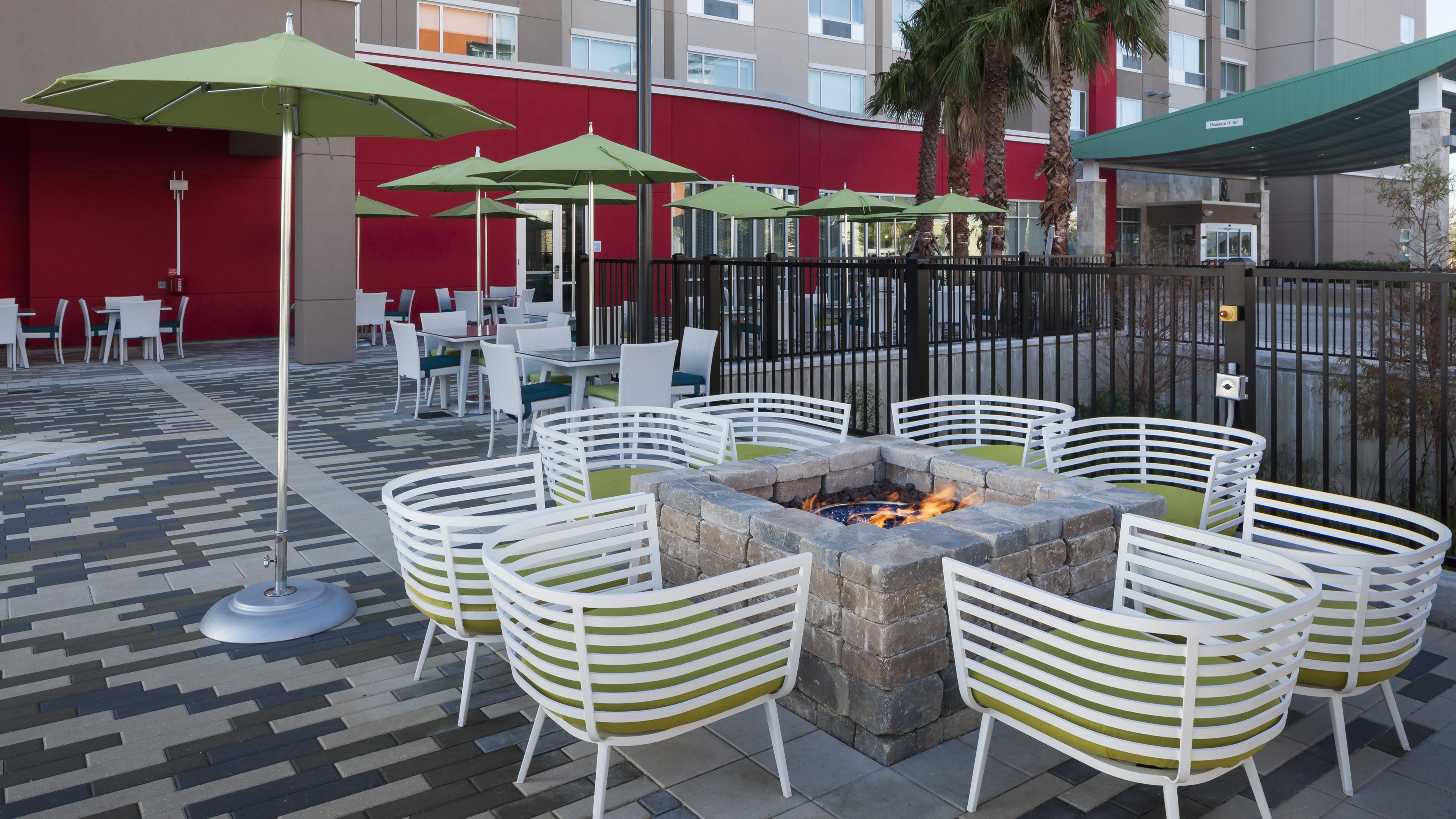 Holiday Inn Express Suites Orlando At Seaworld An Ihg Hotel 30/57