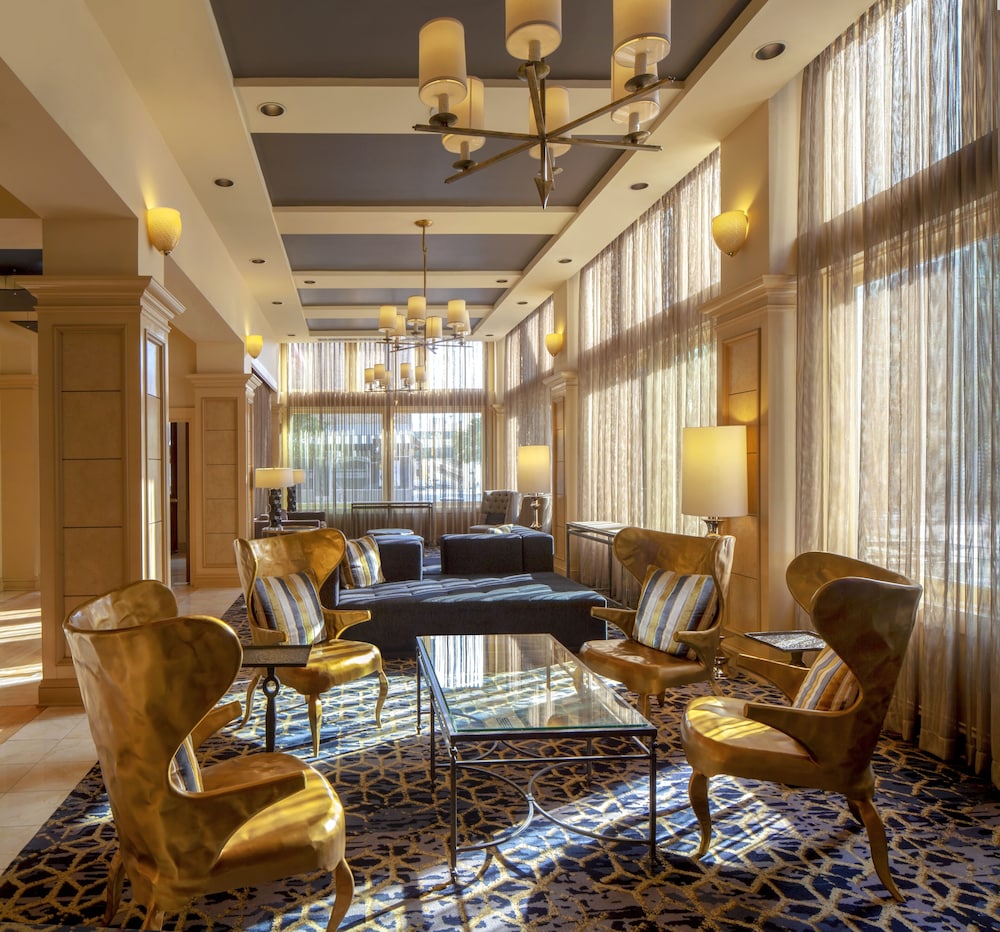 The Ashton Hotel 20/38