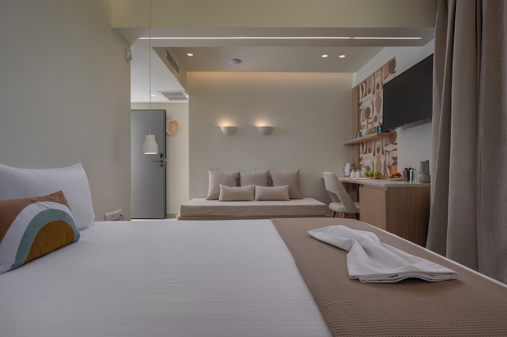 Sandy Seaside Suites 28/66