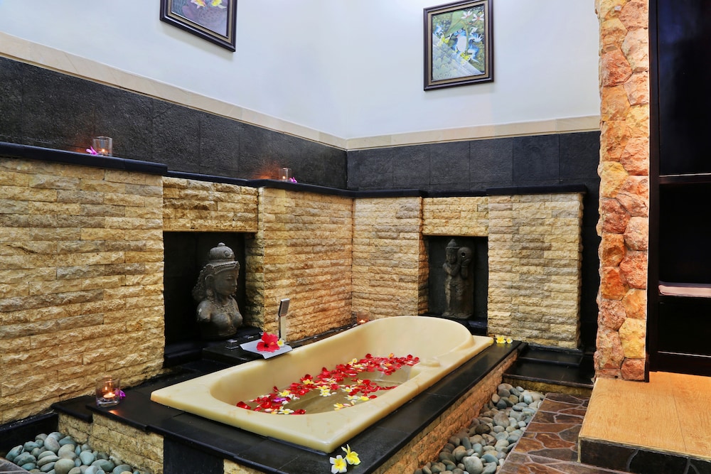 Satriya Cottage 54/82