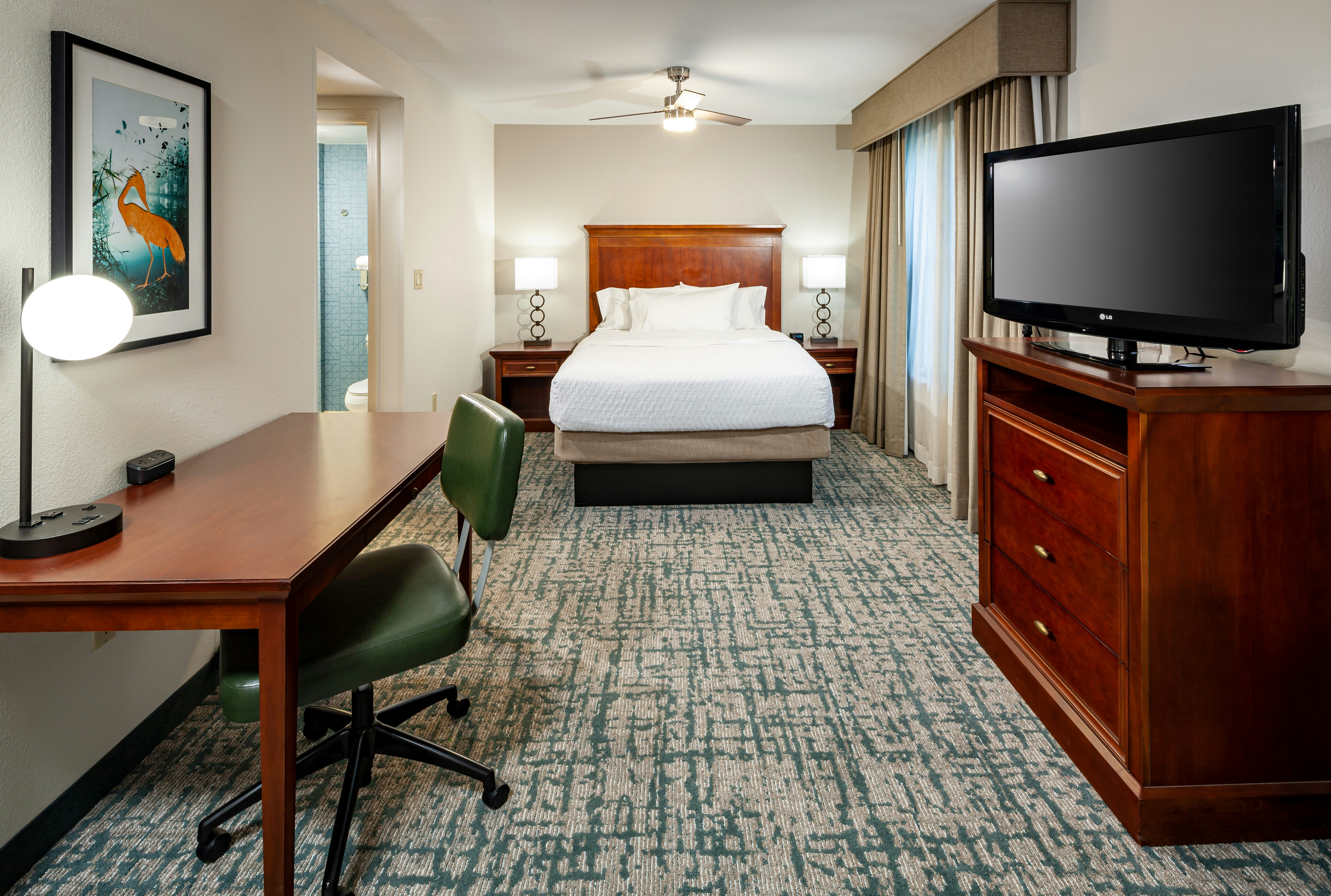 SUITE, KING BED, ACCESSIBLE