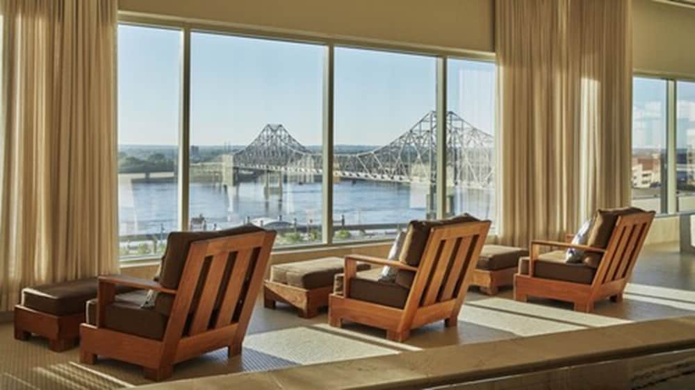 Four Seasons Hotel St. Louis 40/79