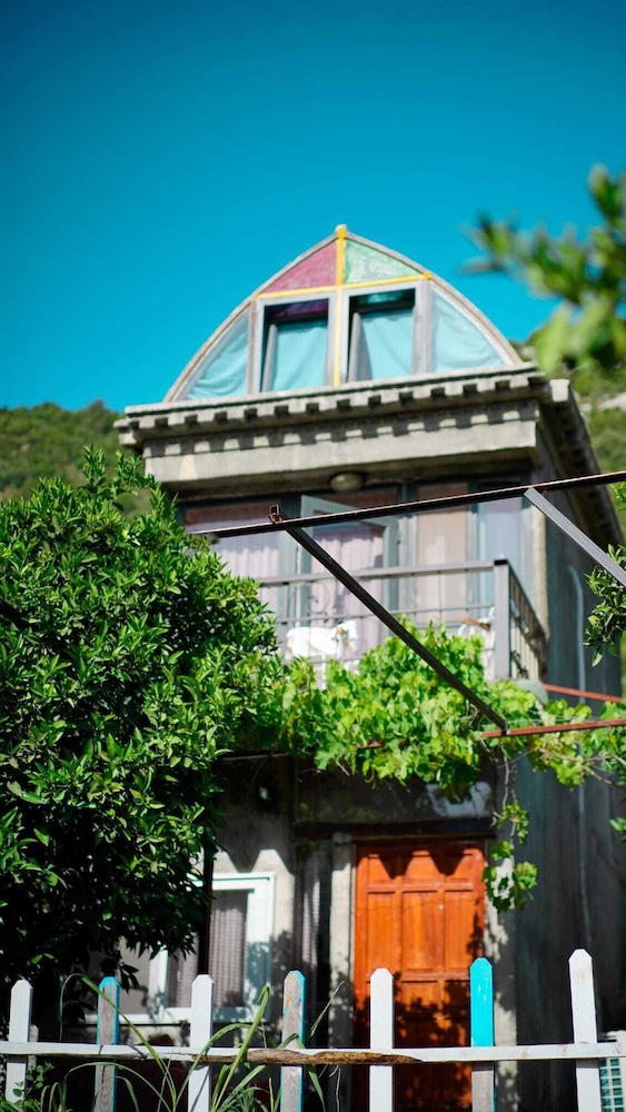 Heredot's House 2/50
