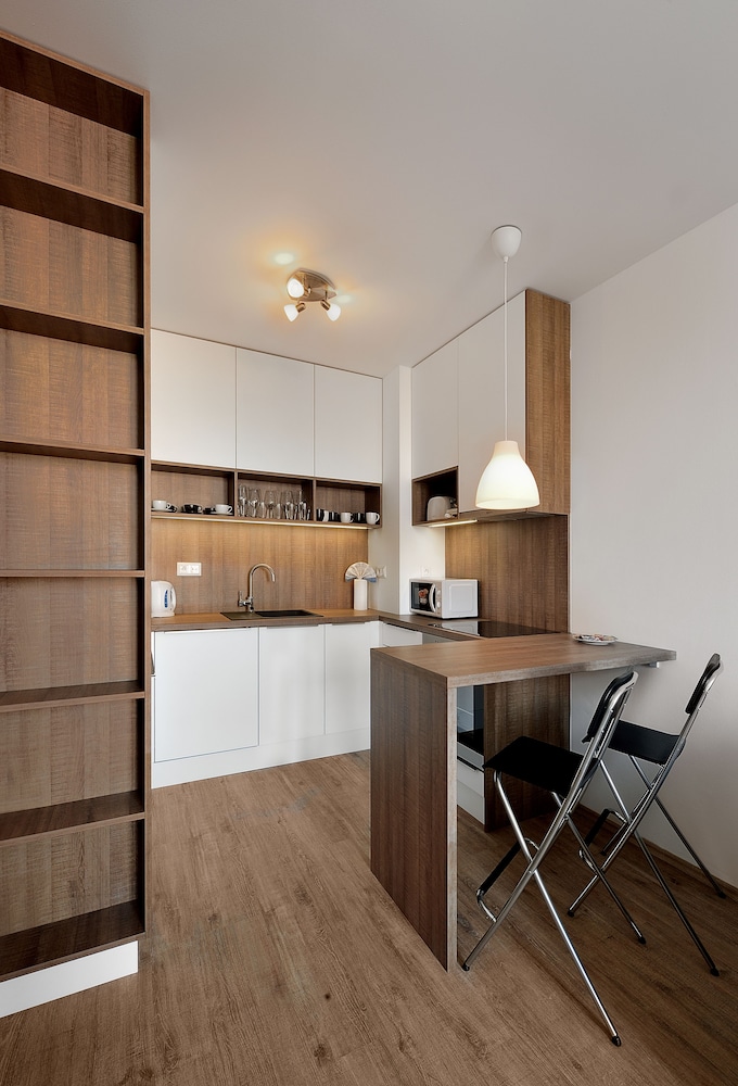 Apollis Business & Budget By Ambiente 7/40