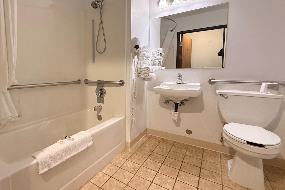 Westwood Inn & Suites Kimball I 90 47/50