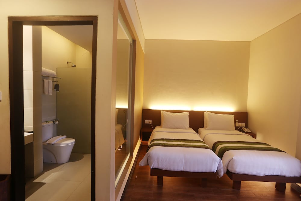 Grand Whiz Hotel Nusa Dua 38/75