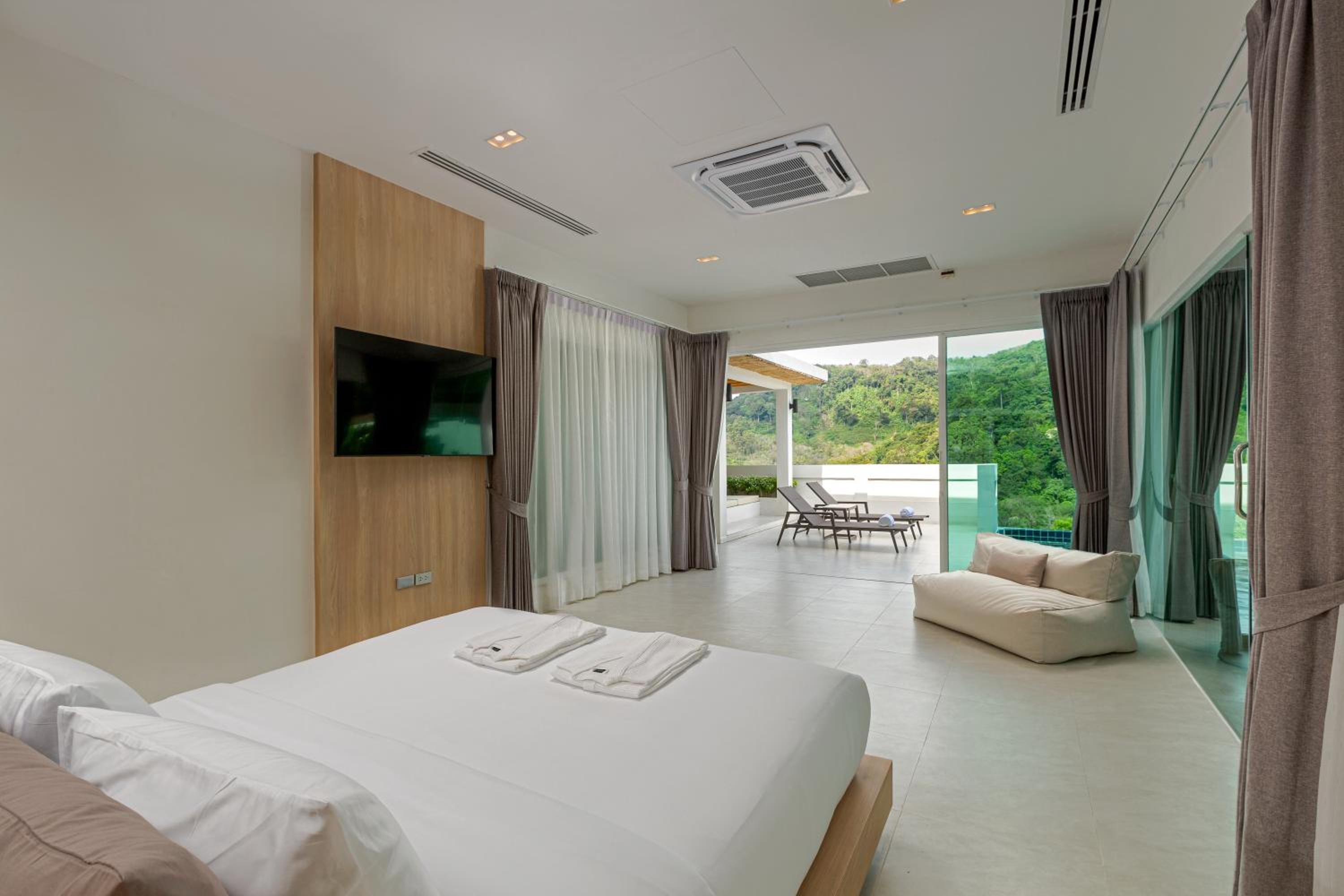 4 Bedrooms, Pool, Villa, Sea View
