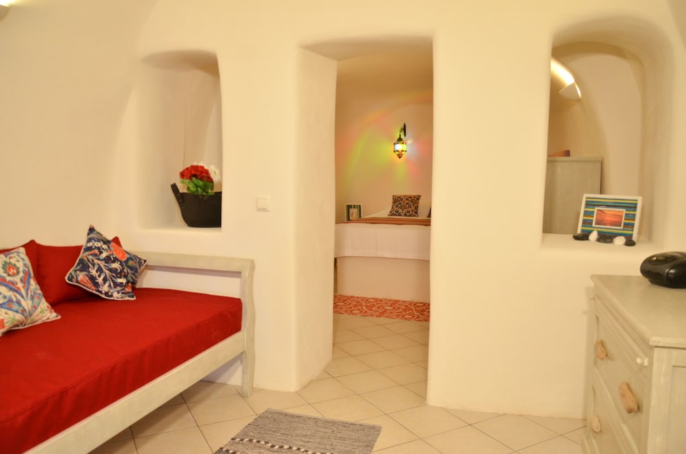 Villa Ariadni 12/50
