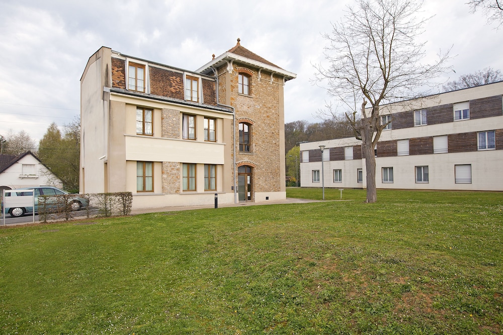 Residhome Bures La Guyonnerie in BURES SUR YVETTE